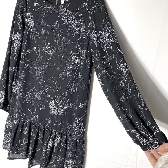 Lila Rose Black W White Floral Print Long Sleeve Ruffle Hem Mini Dress 6 - Picture 8 of 16